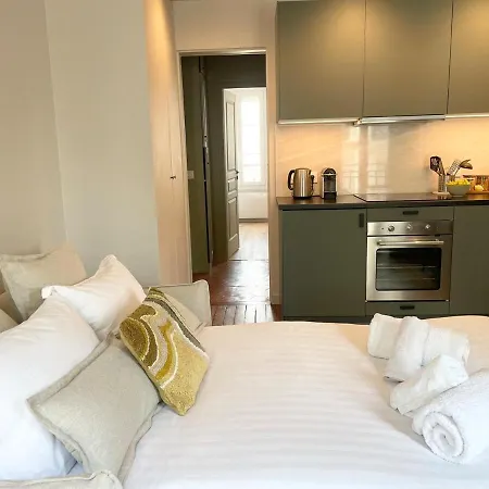 Escapade Rive Gauche - Tour Eiffel & Invalides Apartamento *