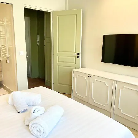 Apartamento Escapade Rive Gauche - Tour Eiffel & Invalides *